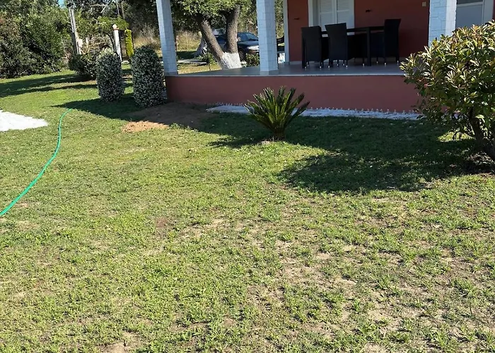 度假居 Detached With Sea Views At