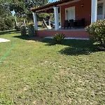 度假居 Detached With Sea Views At