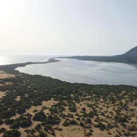펜션 Detached With Sea Views At Halikounas